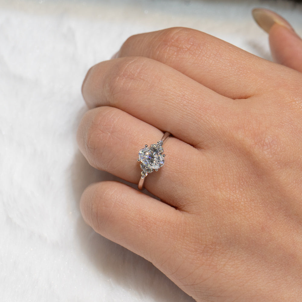 Lab Grown Diamond | 1ct Oval Shape Diamond with Trio Side Diamond Band