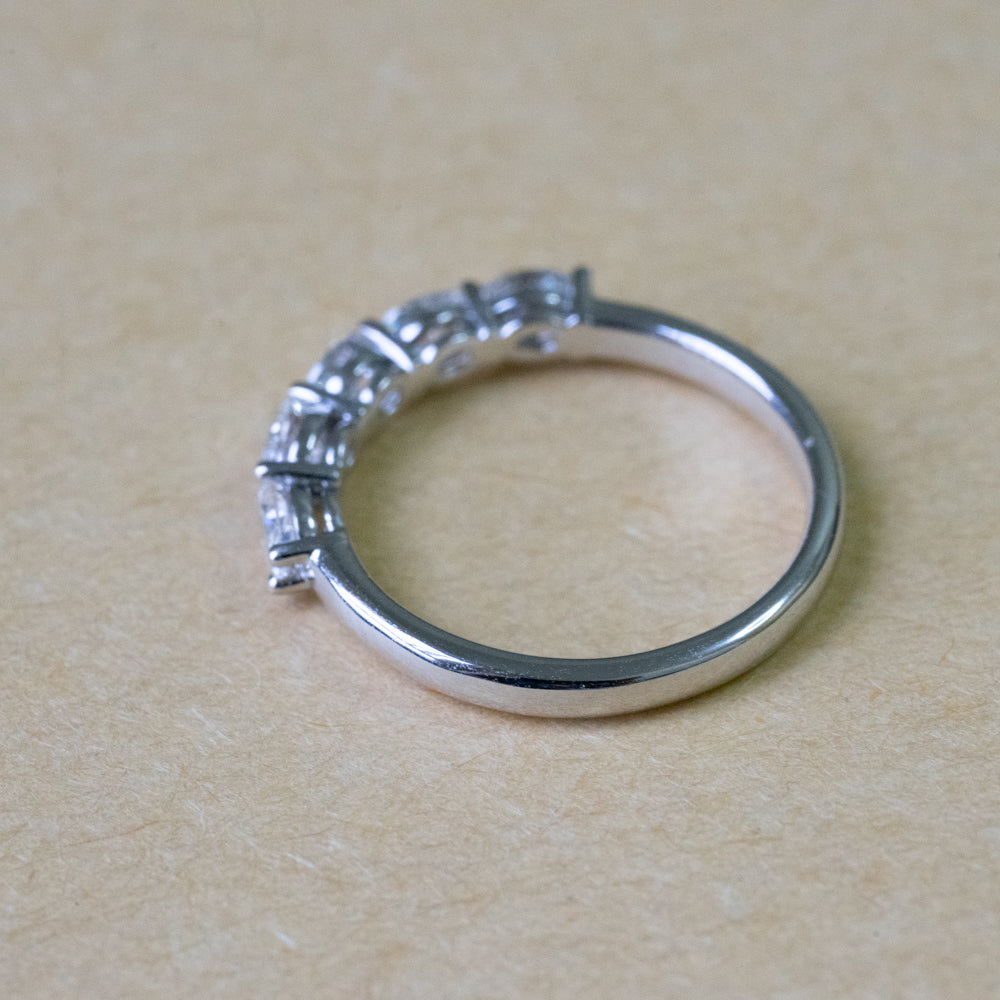 Lab Grown Diamond | East West Oval Eternity Band