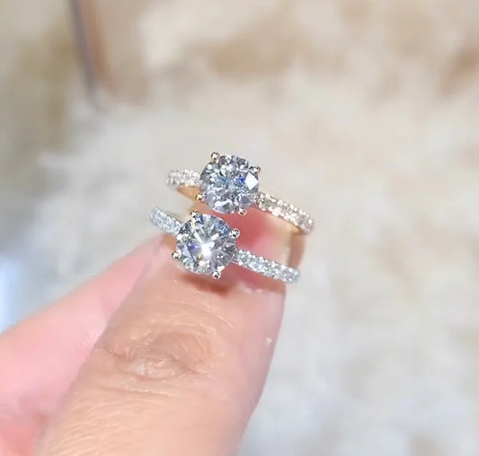 18K Gold Round cut Ring