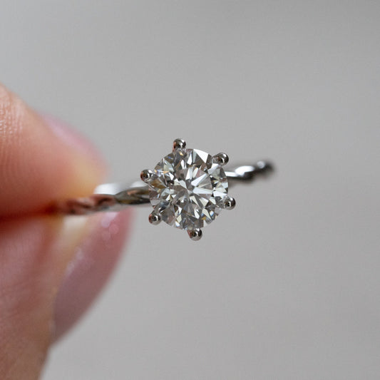 Lab Grown Diamond |  1ct Round Diamond Ring Twisted Band