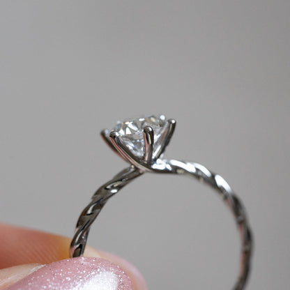 Lab Grown Diamond |  1ct Round Diamond Ring Twisted Band