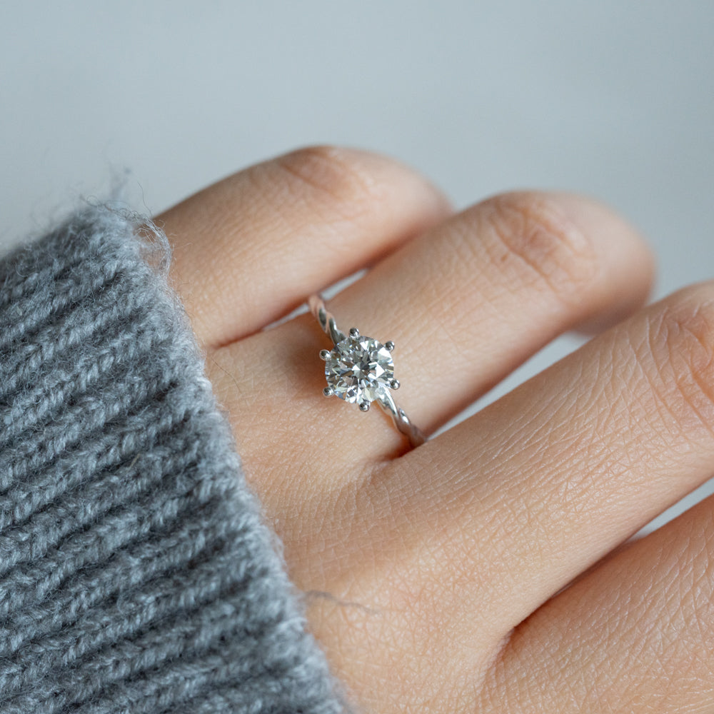Lab Grown Diamond |  1ct Round Diamond Ring Twisted Band