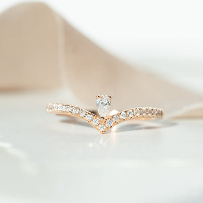 Nora Curved Ring with Pear Shape Diamond
