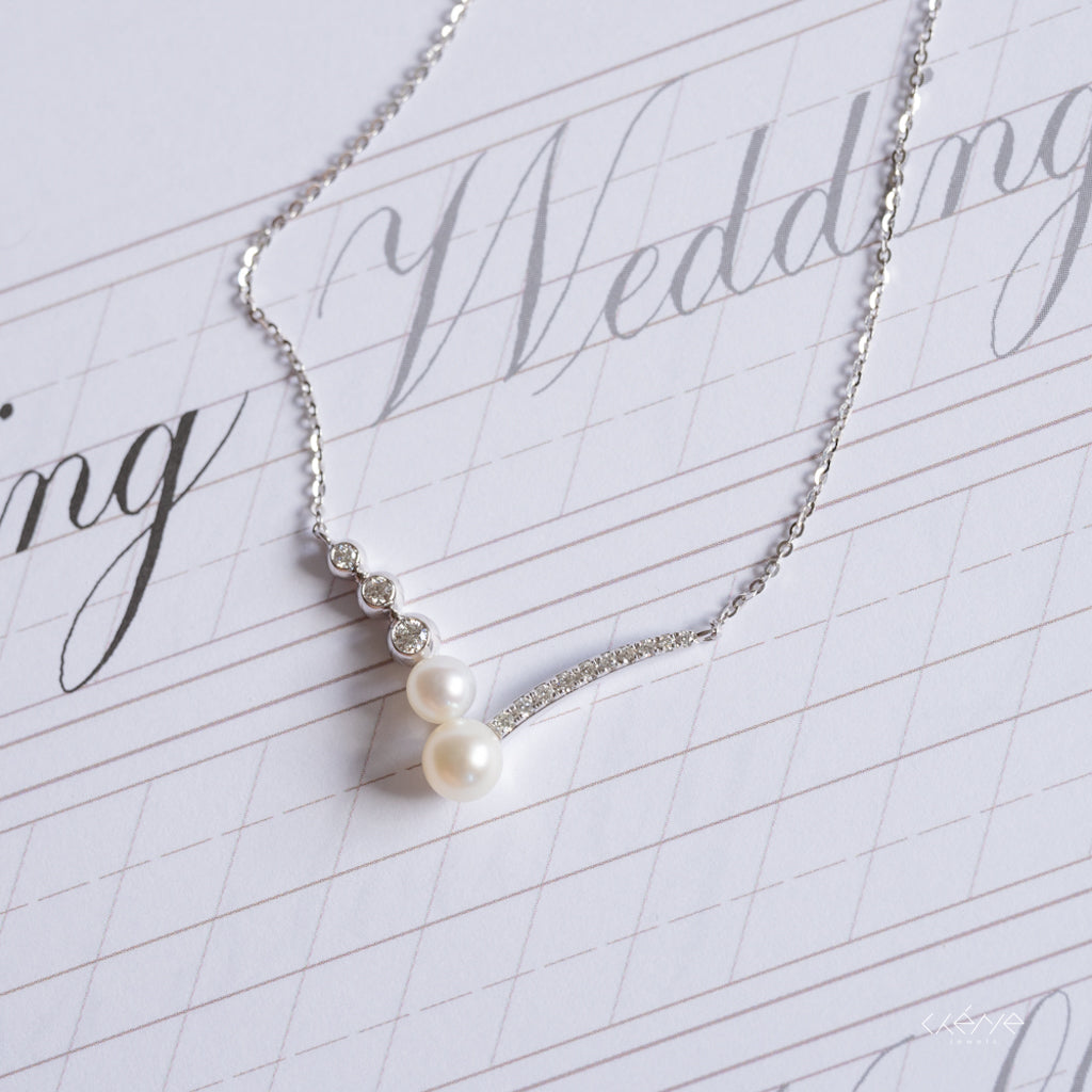 V Shape Necklace with Pearls and Diamonds