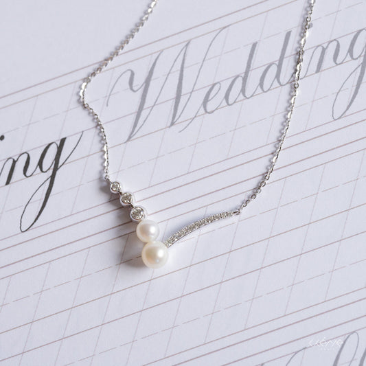 V Shape Necklace with Pearls and Diamonds